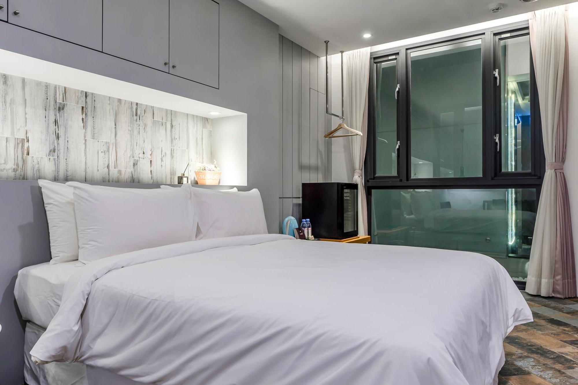 Han Yan Design Hotel Yuchi Exterior photo